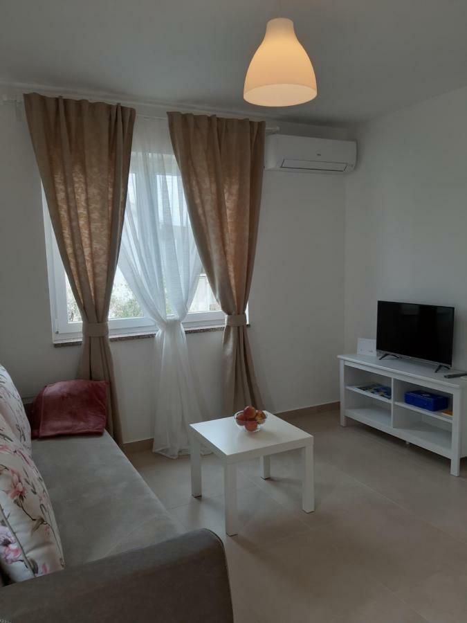 Apartments Leondori Krk Town Exterior foto