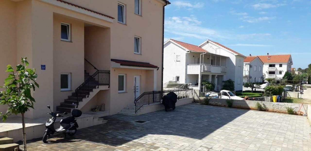 Apartments Leondori Krk Town Exterior foto